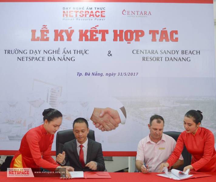 Lễ ký kết hợp tác giữa Netspace Đà Nẵng và Centara Sandy Beach Resort Danang