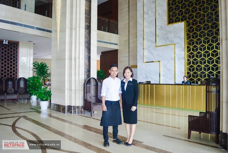 Bạn Nguyễn Hữu Trung – Học viên Bếp Quốc tế làm việc tại Mường Thanh Luxury Danang Hotel