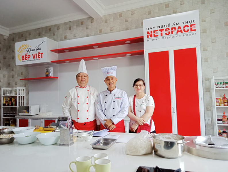 Anh Tuấn học nấu Phở bò tại Netspace Biên Hòa để kinh doanh