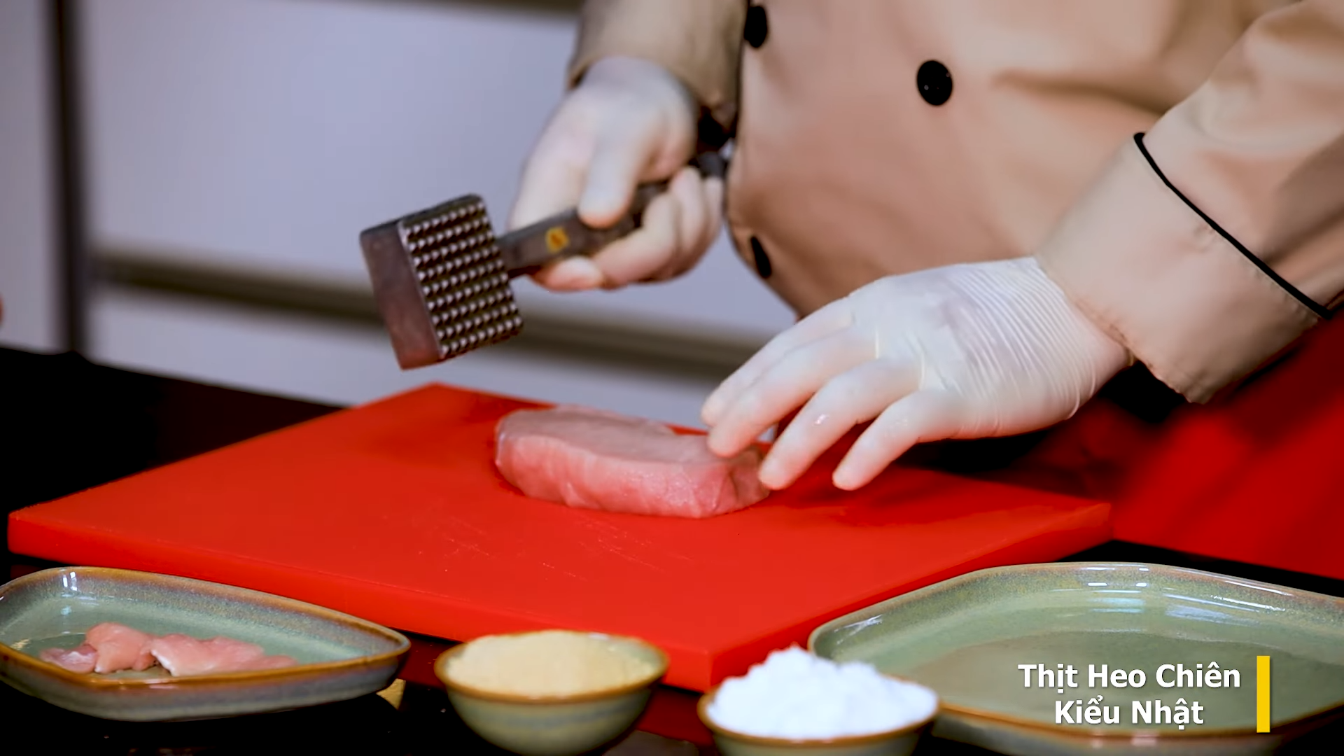 Hướng dẫn cách làm thịt heo chiên xù Tonkatsu Nhật Bản mềm ngon đậm đà