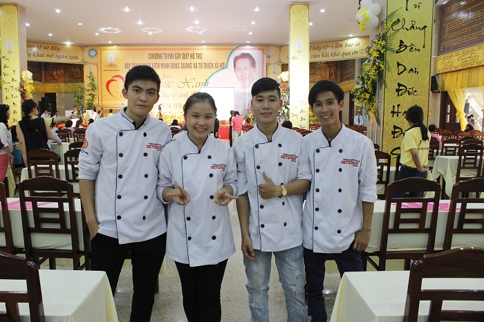 Nguyễn Văn Vinh, Phan Trung Sơn – Học viên bếp Việt khóa 45 – Vừa học vừa làm tại hệ thống Phở 24