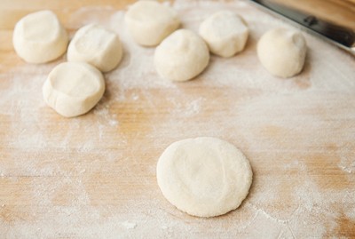 Cách làm bánh hẹ đơn giản mà cực hấp dẫn
