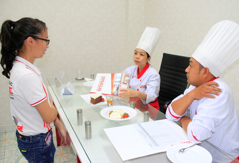 Cô gái 9X Thanh Tuyền từ bỏ Đại học để theo đuổi nghề bánh