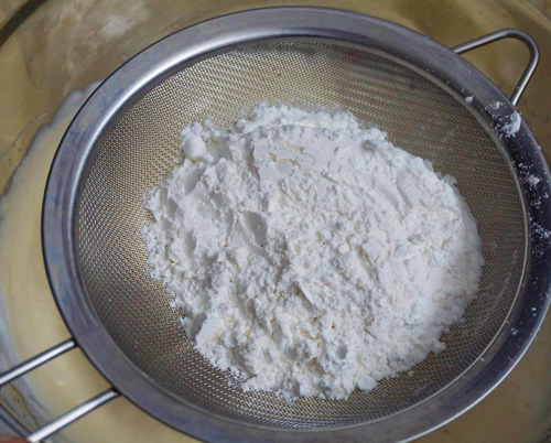 Cách làm Bánh bông lan mềm mịn, thơm ngon ngây ngất