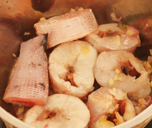 Cách nấu Canh chua cá lóc chuẩn vị quê nhà