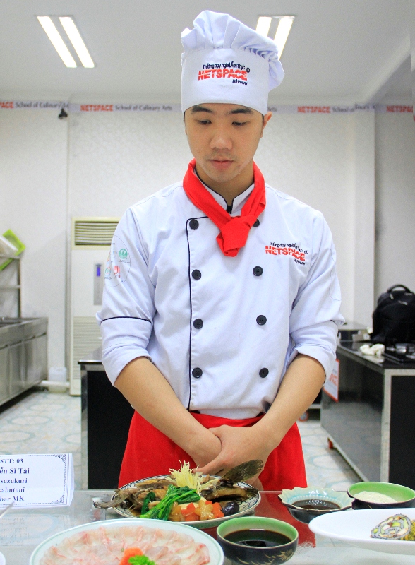 Bản lĩnh của những bạn trẻ đam mê nghề bếp Nhật