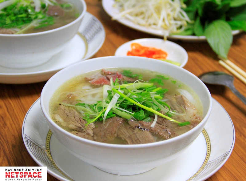 From Hanoi- Nhà hàng phở Việt hút khách tại Hàn Quốc