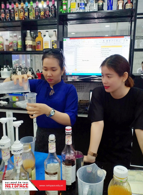 Chị Ngân học mở quán trà sữa – ăn vặt tại Netspace Biên Hòa