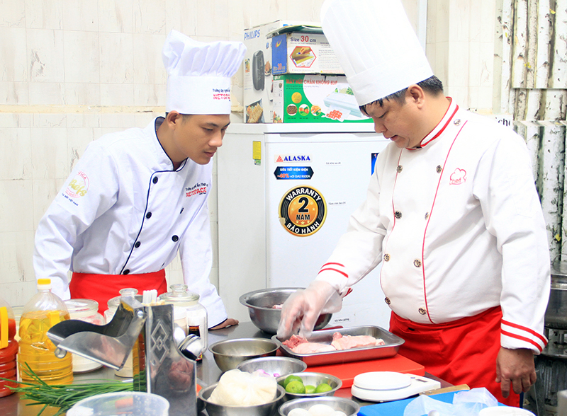Anh Bắc học nấu Cơm tấm để kinh doanh tại Hà Nội