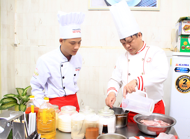Anh Bắc học nấu Cơm tấm để kinh doanh tại Hà Nội