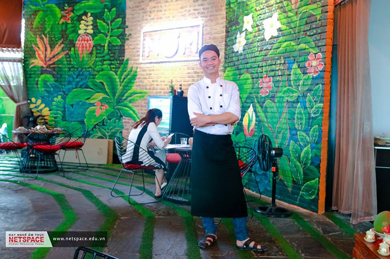 3 cựu Học viên Bếp Việt làm việc tại Nhà hàng Nơm Bistro – Khu biệt thự Đảo Xanh